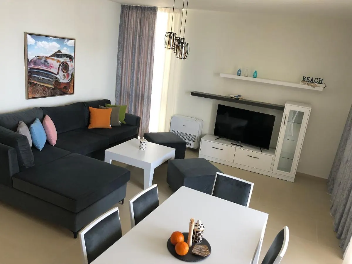 Rents-A-View Luxury Apartment @Gc Resort, Albania Palase