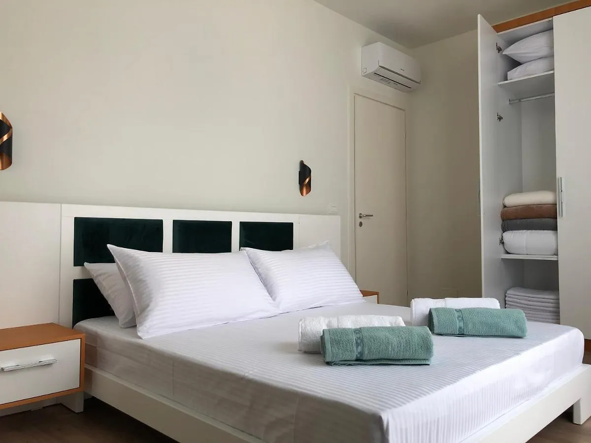 Rents-A-View Luxury Apartment @Gc Resort, Albania Palase
