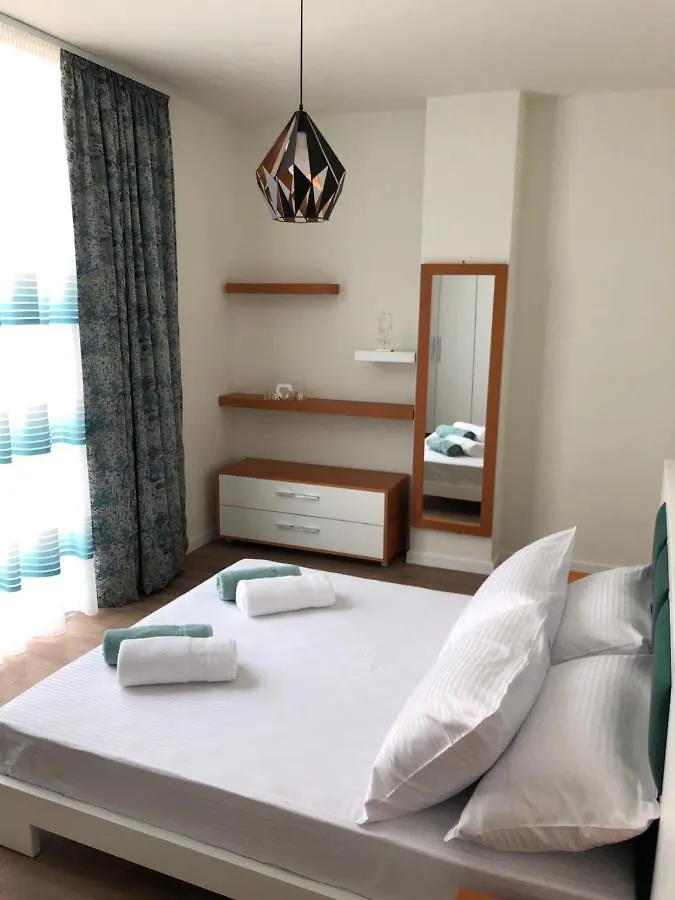 Rents-A-View Luxury Apartment @Gc Resort, Albania Palase